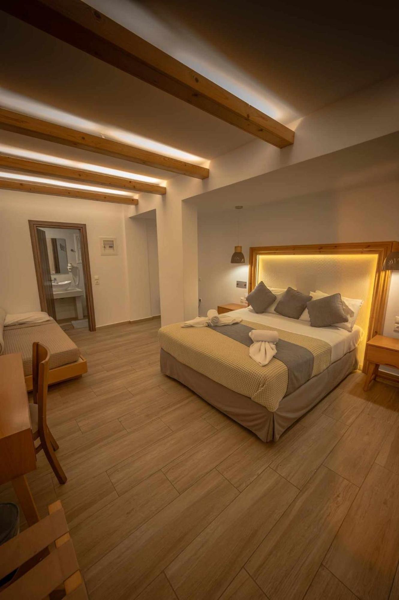 Karidis Hotel Kamári Eksteriør billede