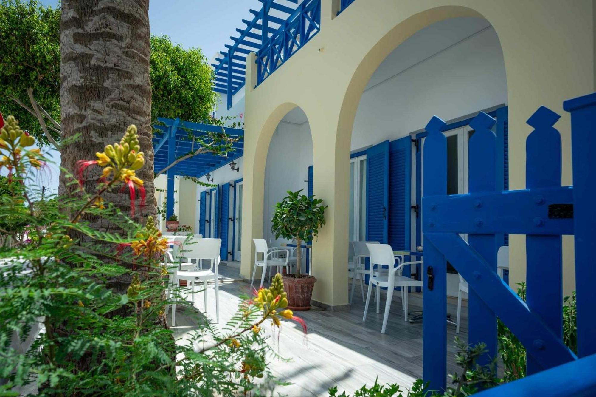 Karidis Hotel Kamári Eksteriør billede