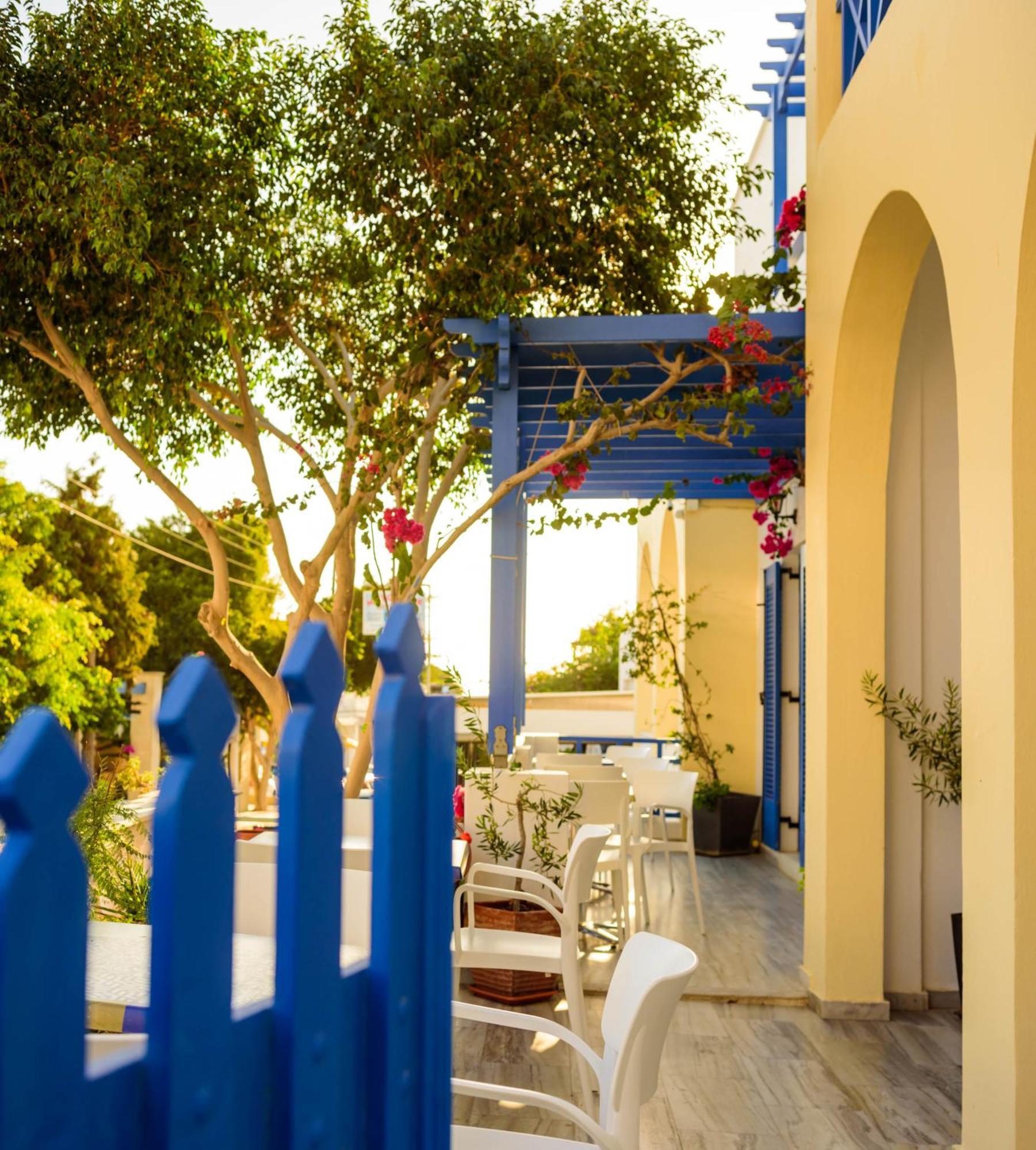 Karidis Hotel Kamári Eksteriør billede