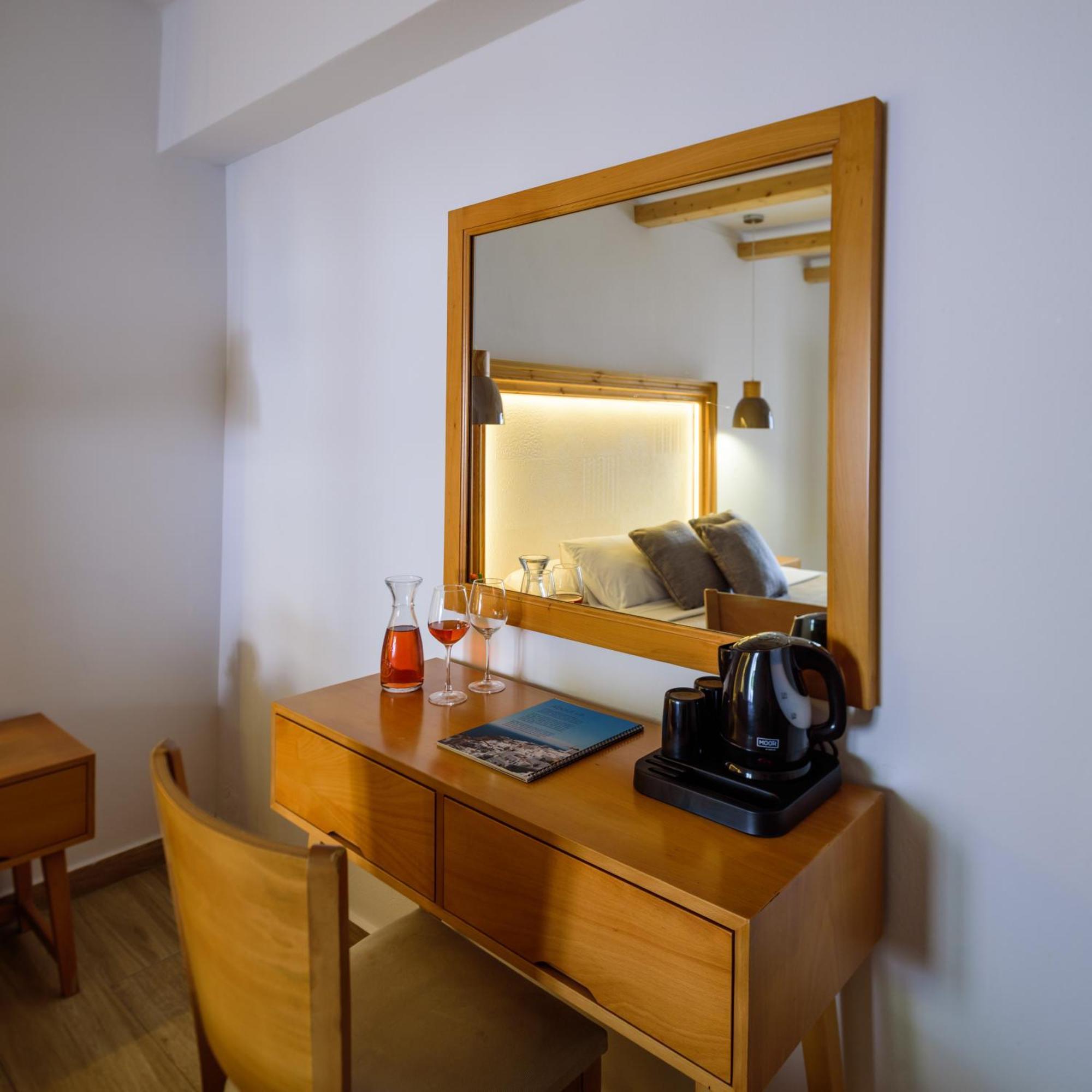 Karidis Hotel Kamári Eksteriør billede